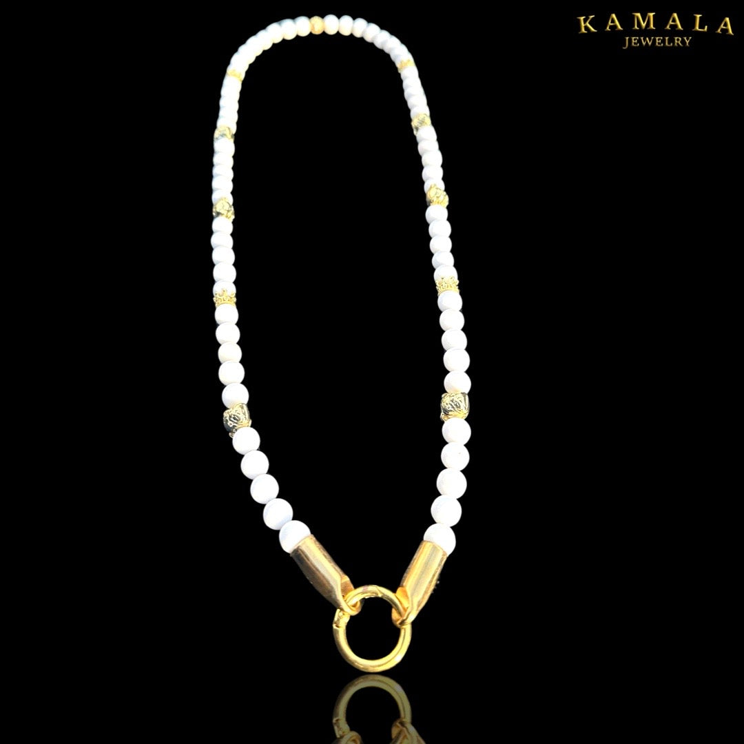 Bulldogge Halskette - Weisser Jade & Gold