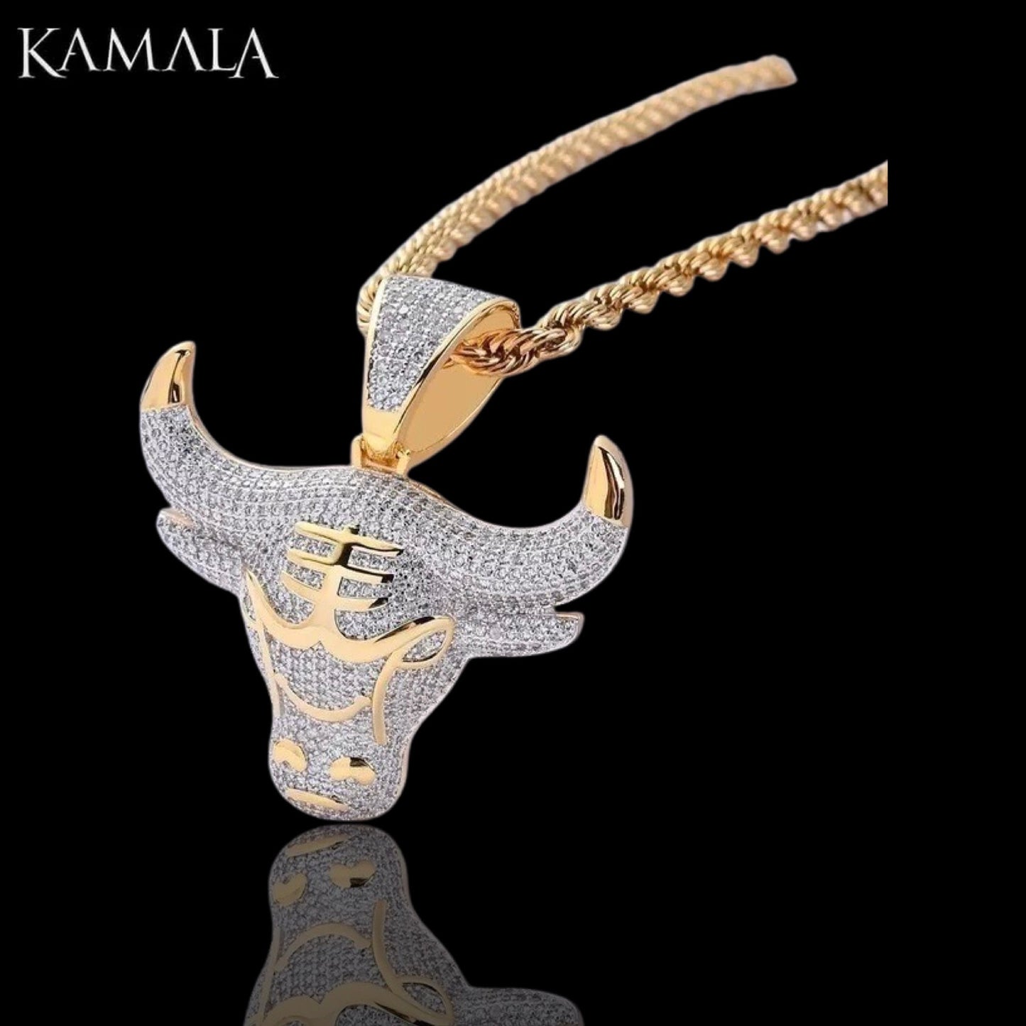 Anhänger mit Bull Head - Gold mit Steine