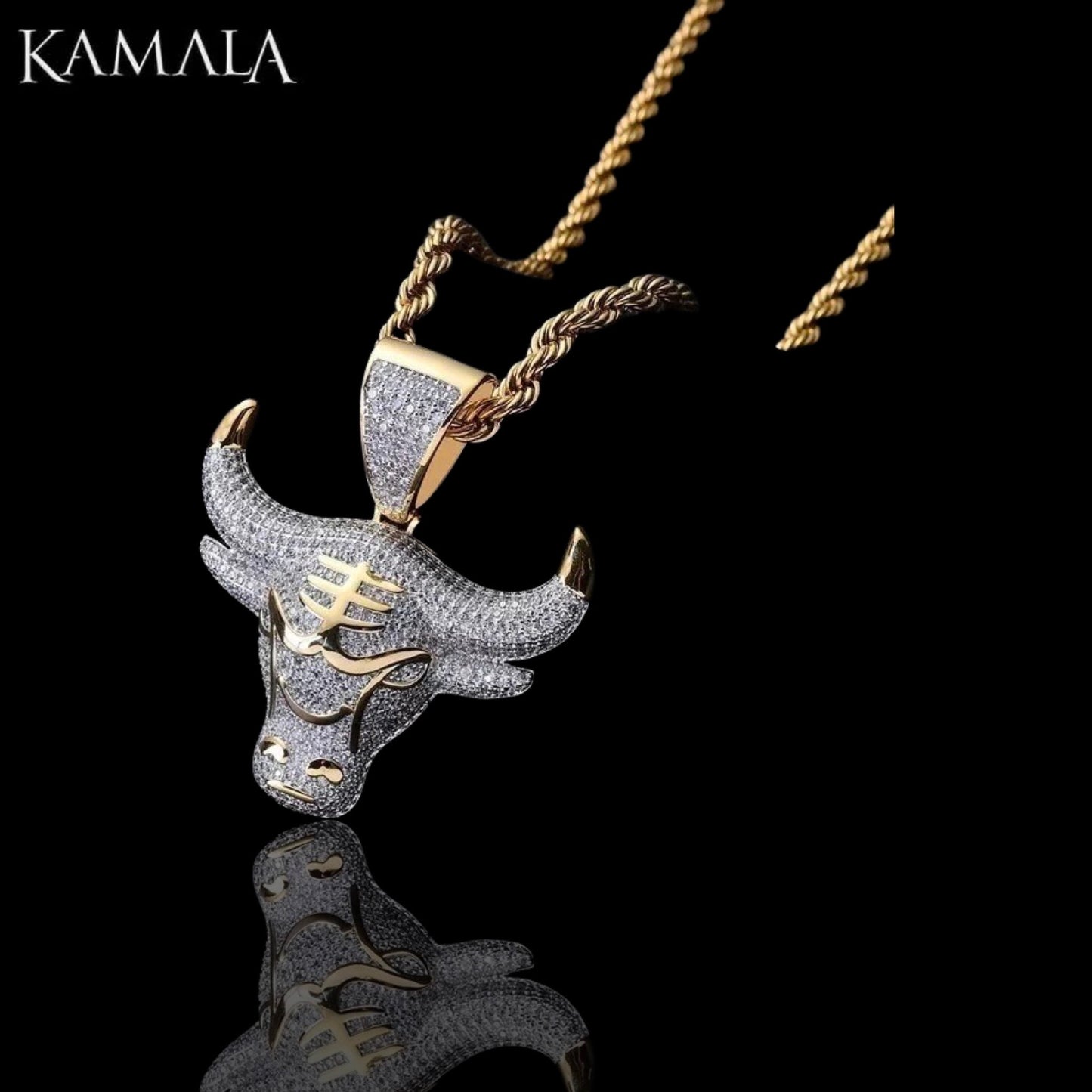 Anhänger mit Bull Head - Gold mit Steine