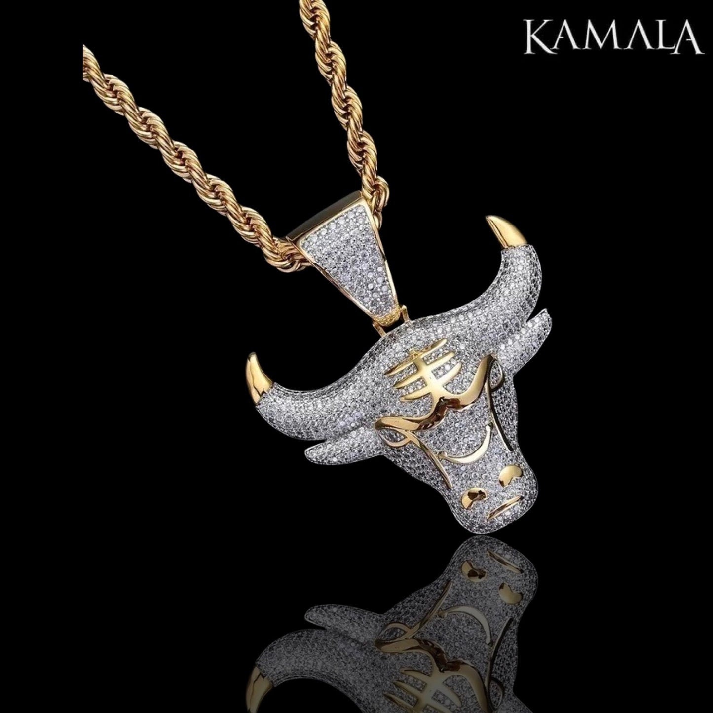 Anhänger mit Bull Head - Gold mit Steine