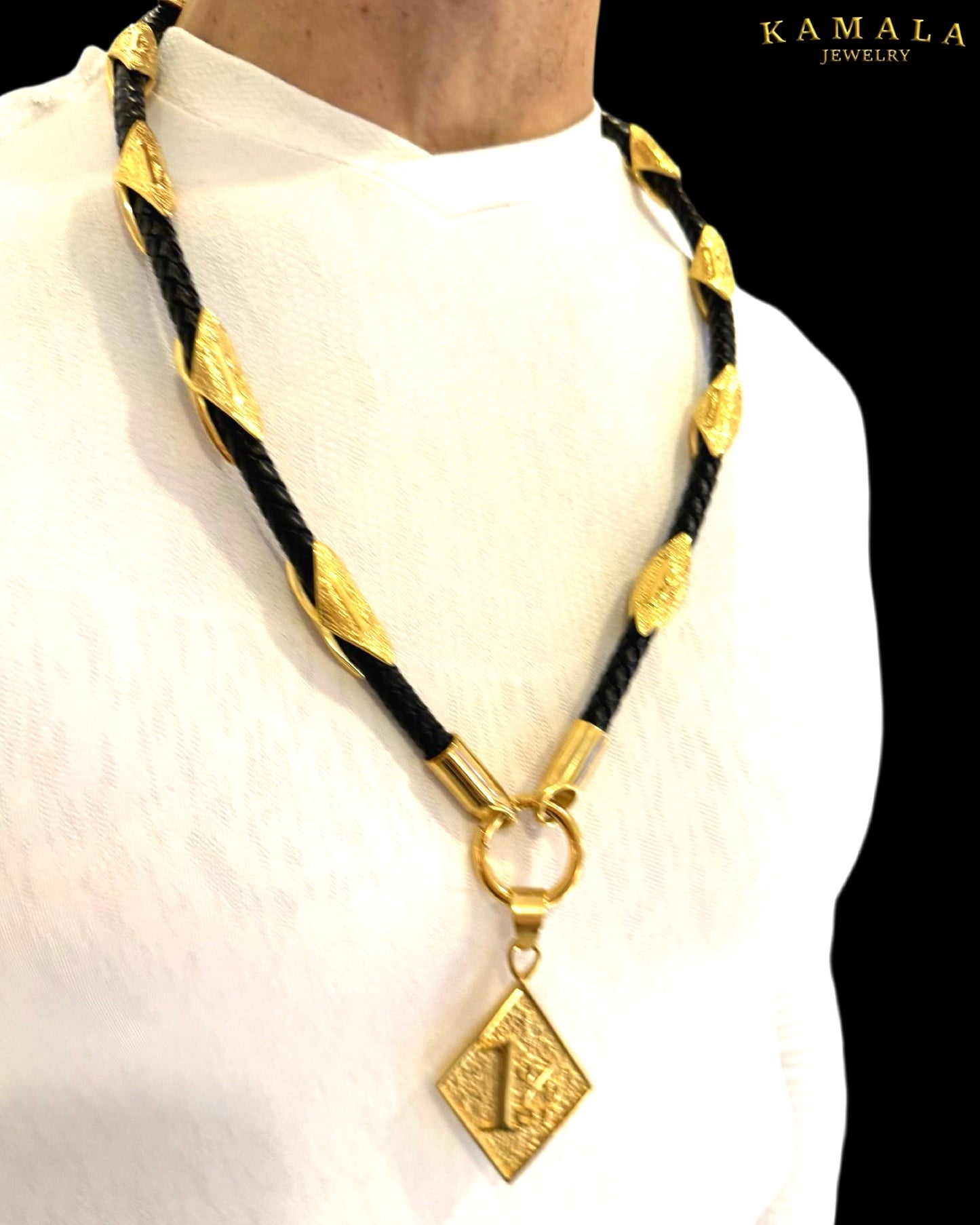 NEU - 1%er Halskette - Schwarzem Leder & Gold - Raute Design
