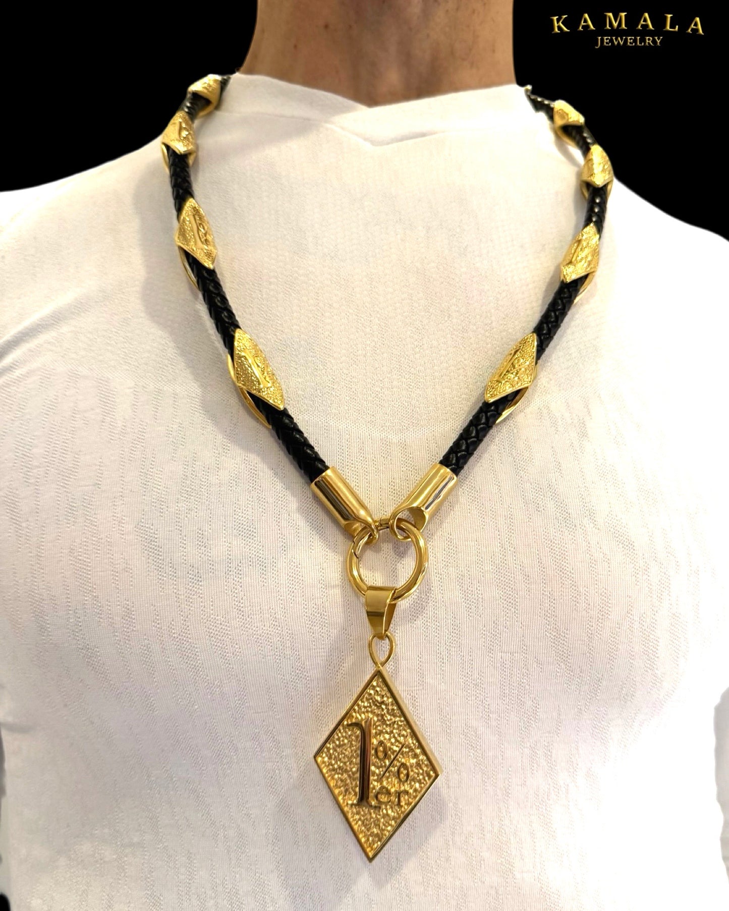 NEU - 1%er Halskette - Schwarzem Leder & Gold - Raute Design