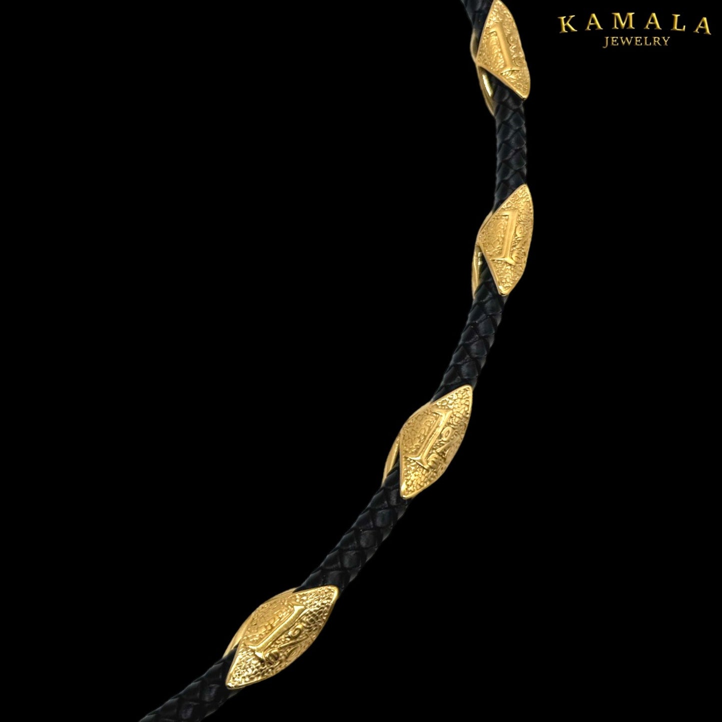 NEU - 1%er Halskette - Schwarzem Leder & Gold - Raute Design