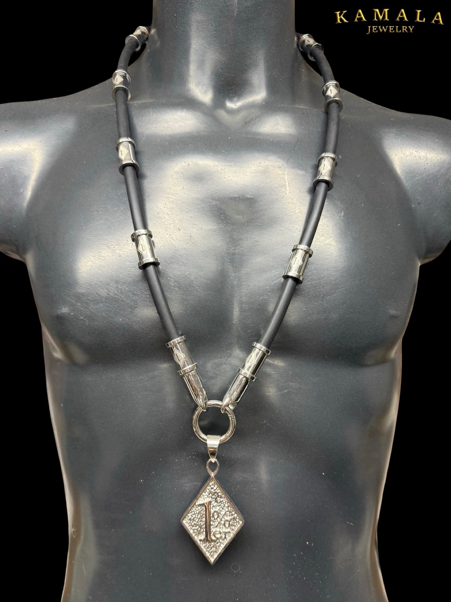 Halskette Schwarz mit 1%er in Silber - OUTLET