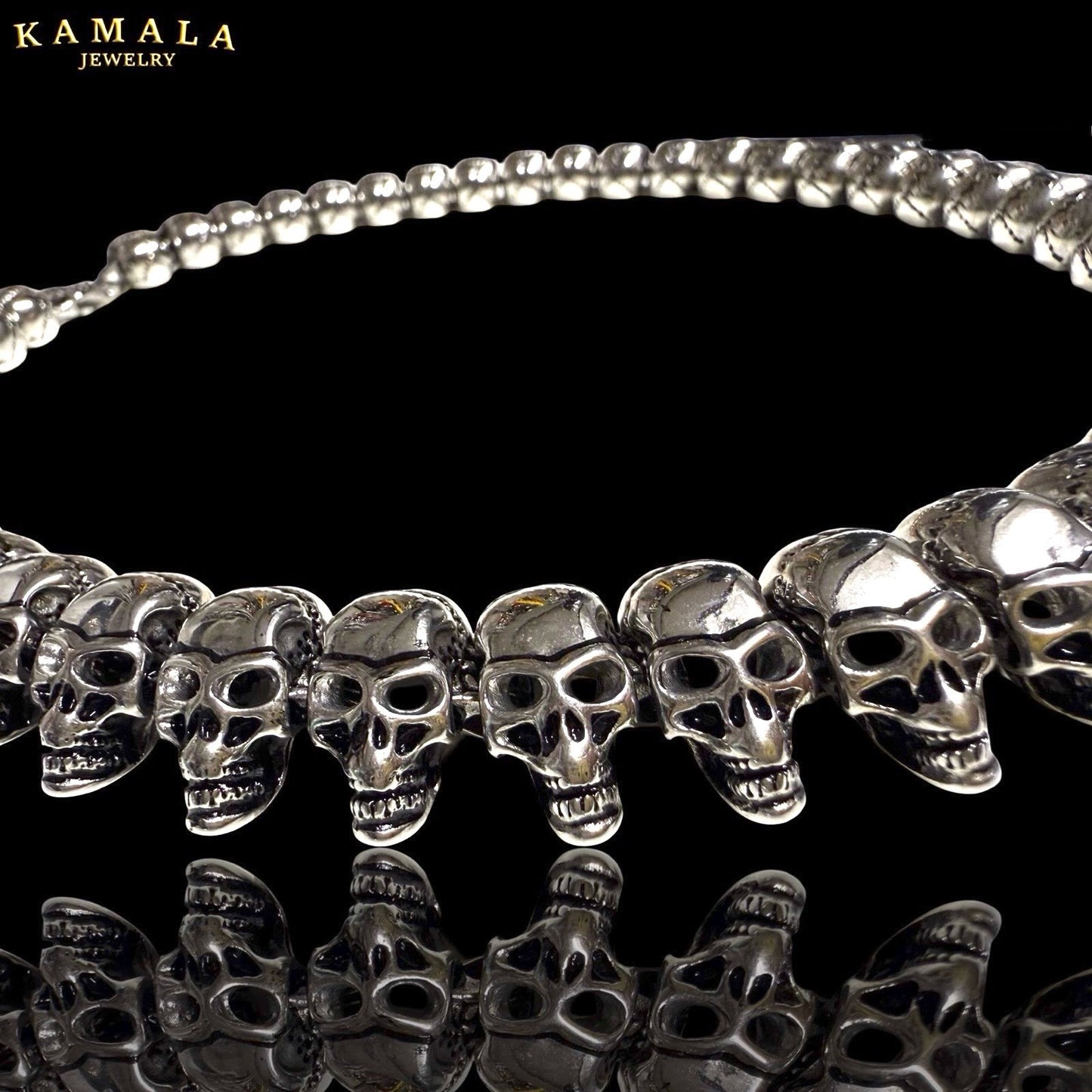 Massives Edelstahl-Armband mit Totenköpfen