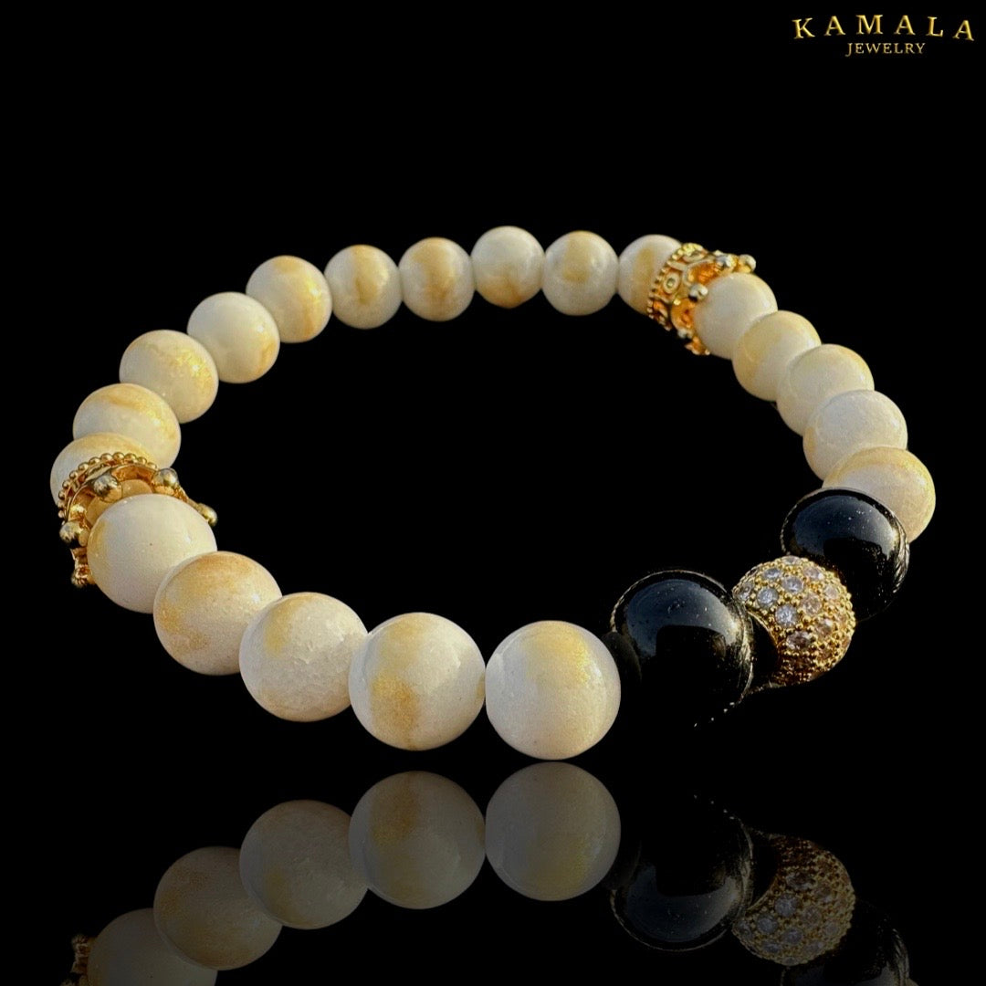 Omerta Armband - Weisser Jade mit Gold & Onyx