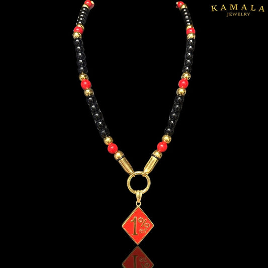 Perlenkette aus Schwarzen Steine - Rot & Gold
