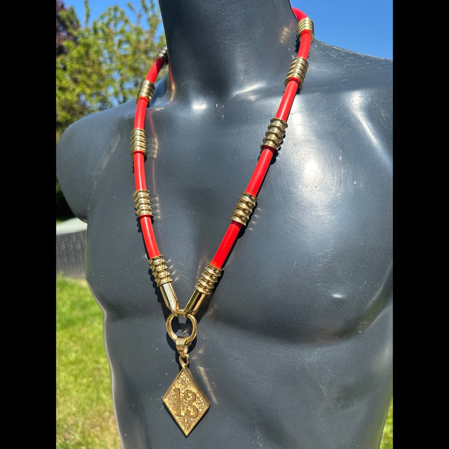Rote Kautschuk Halskette mit Gold - Corleone