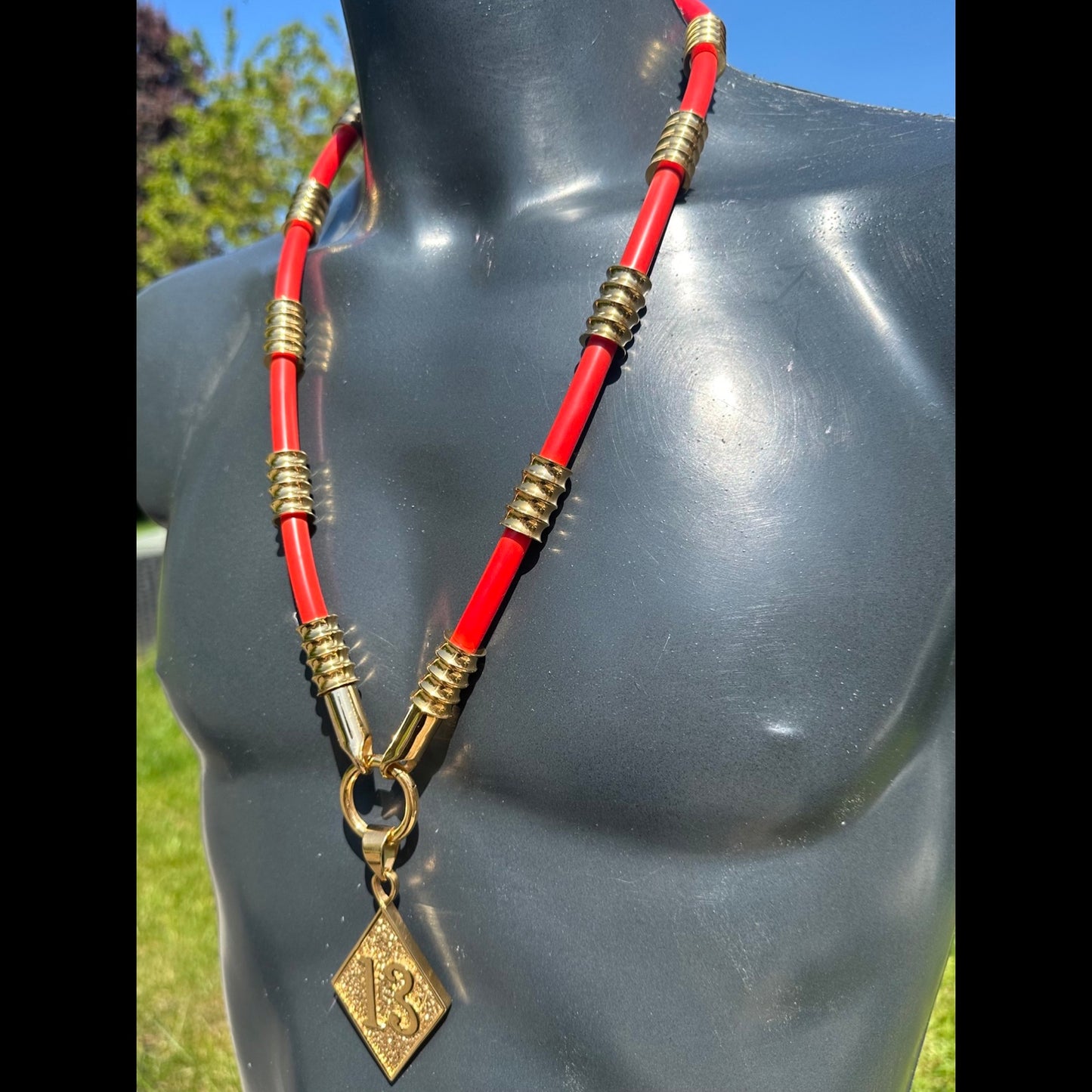 Rote Kautschuk Halskette mit Gold - Corleone