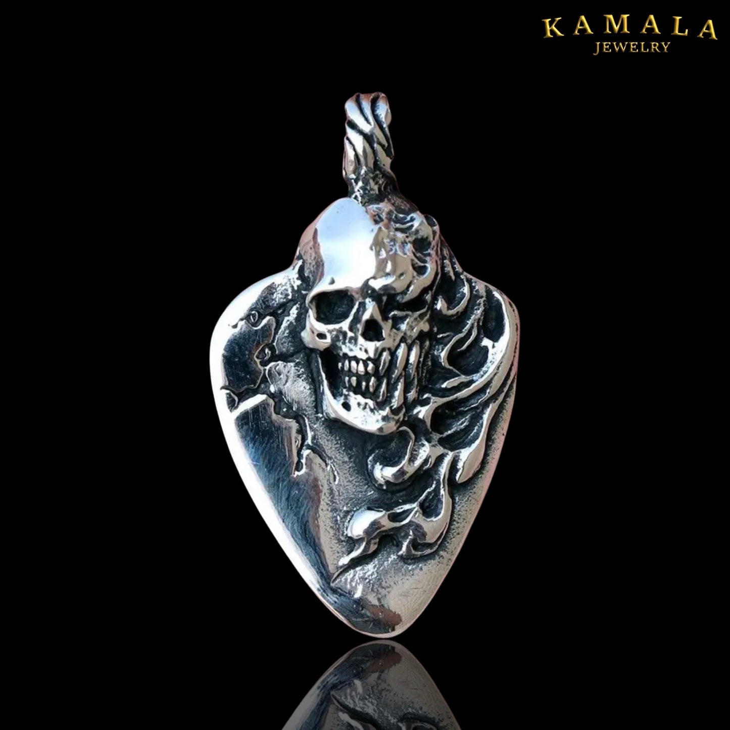 Halskette mit Skull & Flames