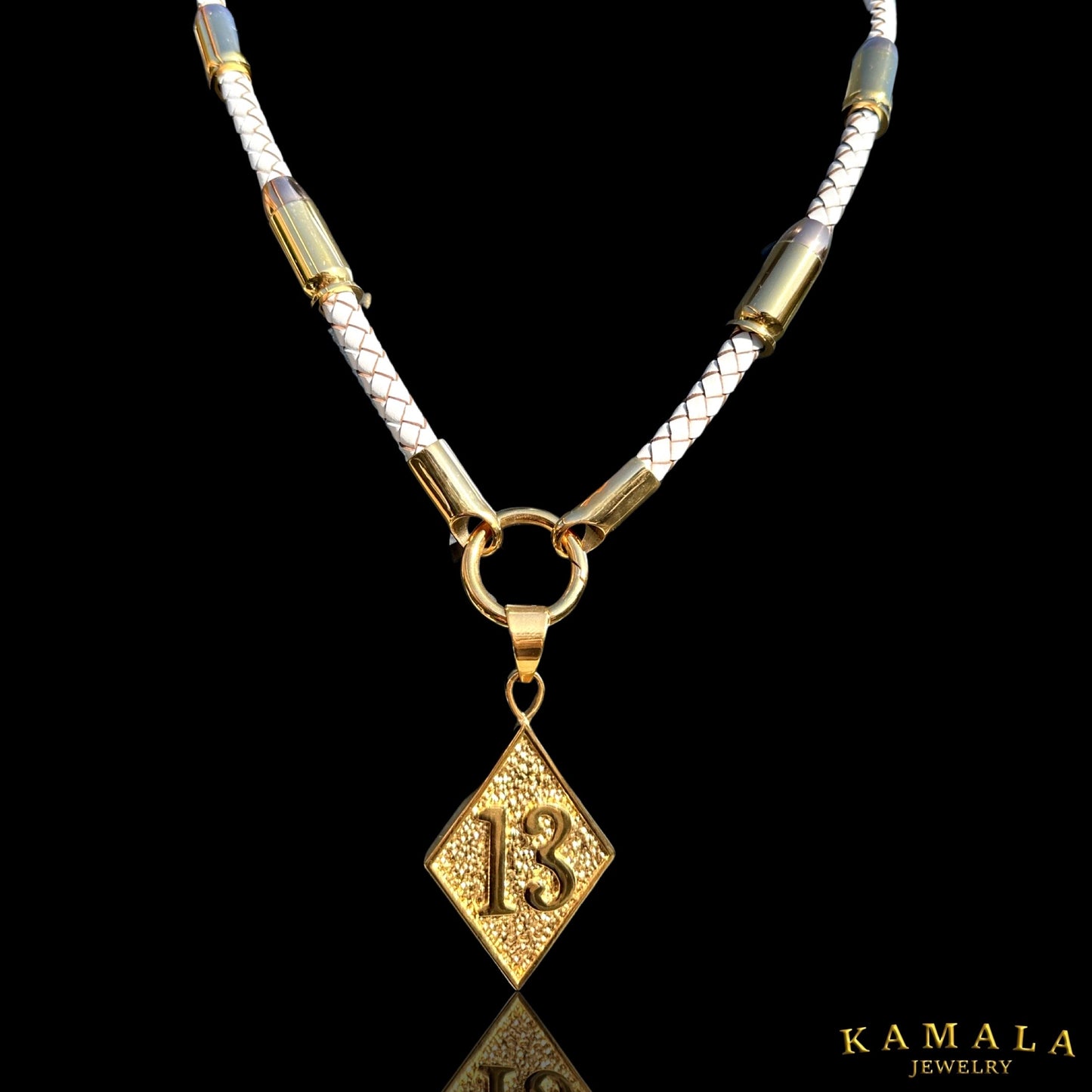 Exklusive Weisse Lederhalskette mit Patronen - Gold & Silber
