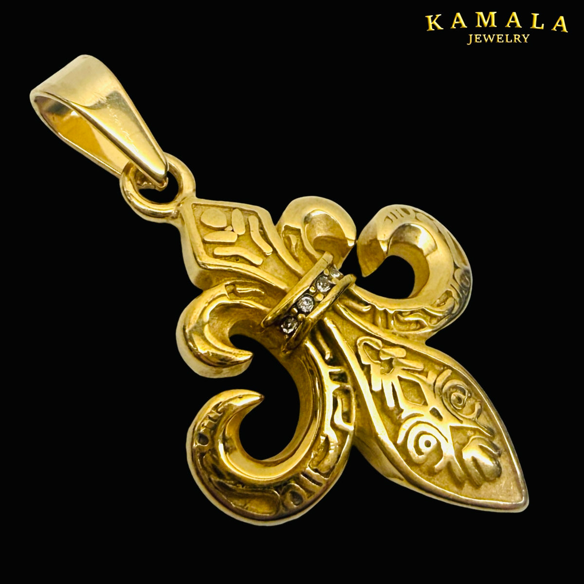 Fleur de Lis Anhänger Gold – Ornament Design & Stones | 4,5 cm