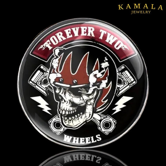 „Forever Two Wheels“ Skull Pin – Biker Edition