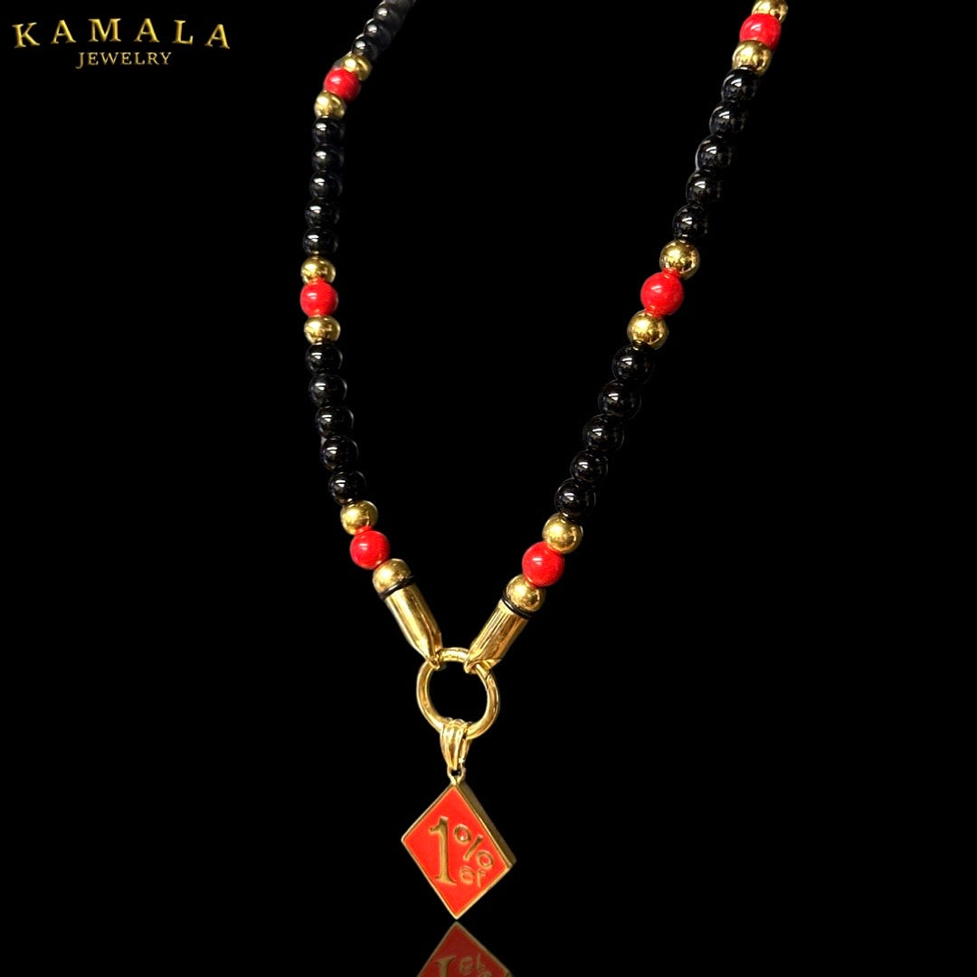 Perlenkette aus Schwarzen Steine - Rot & Gold