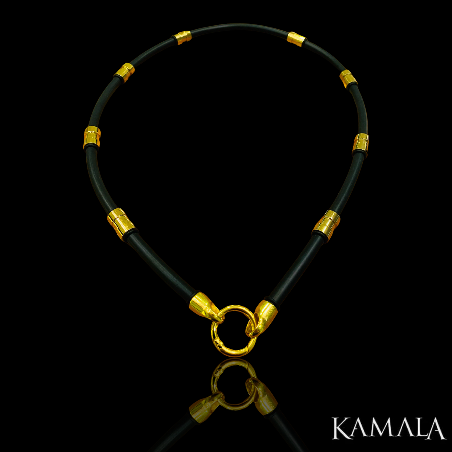 Schwarze Kautschuk Halskette mit Gold - Gambino Gold