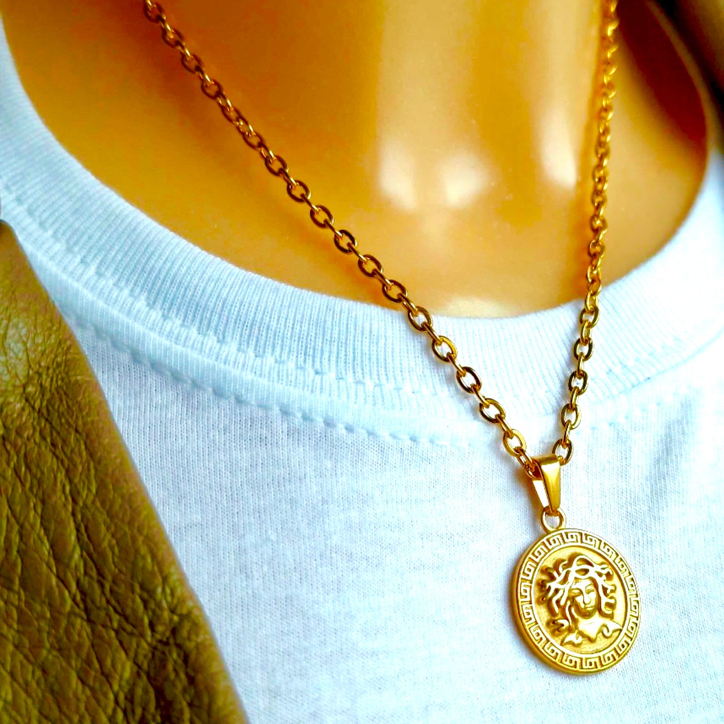 Halskette mit Medusa - Gold
