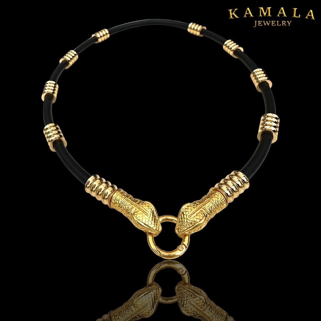 Schwarze Kautschuk Halskette mit Gold & Schlangenköpfe